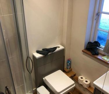Bridgnorth Casa | 2 Bed Cottage - Sleeps 4 - Parking - Wifi
