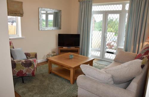 Tibshelf Casa | 2-Bed Cottage - Sleeps4 - Garden - Bbq