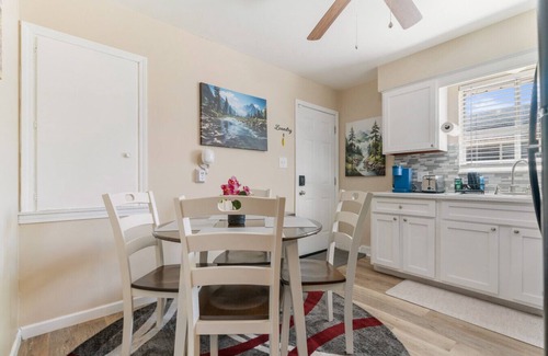 Akron Apartamento | 2 Bed Cozy Mountain Themed Oasis