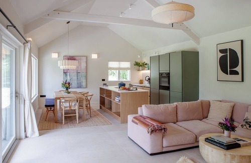 Ashburton Casa | 2-Bed Eco Friendly Home - Sleeps 4 - Parking