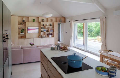 Ashburton Casa | 2-Bed Eco Friendly Home - Sleeps 4 - Parking