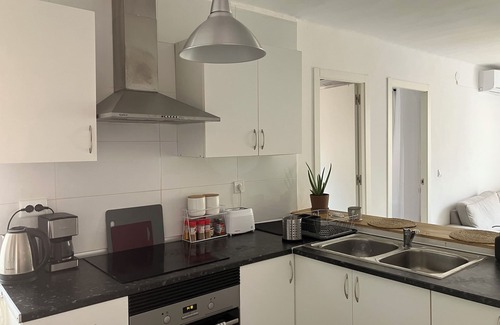 Badalona Apartamento | 2 bedroom apartment close to Badalona Beach and the center of Barcelona