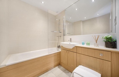 Spitalfields Apartamento | 2 Bed Executive Penthouse near Liverpool Street FREE WIFI by City Stay Aparts London