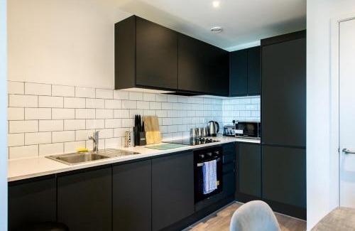 Old Trafford Apartamento | 2-Bed Flat in Sports Hub - Walk to MUFC & Cricket