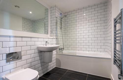 Old Trafford Apartamento | 2-Bed Flat in Sports Hub - Walk to MUFC & Cricket