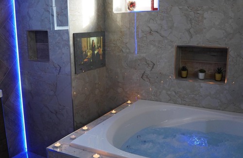 Bradford Apartamento | 2 Bed Flat - Sleeps 4 - Jacuzzi Bath - Parking