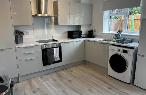 Long Eaton Apartamento | 2 Bed Flat - Sleeps 8 - Pets - Garden - Parking