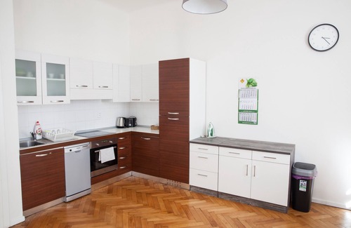 Andel Apartamento | 2 Bed Flat - Sleeps 9 - Pets - Smoking on terrace