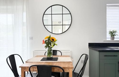 Port Talbot Casa | 2 Bed Home Port Talbot - Perfect For Contractors & Long Stays