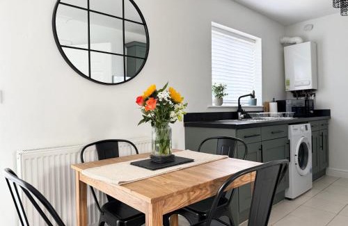 Port Talbot Casa | 2 Bed Home Port Talbot - Perfect For Contractors & Long Stays