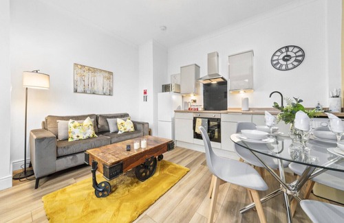 Levenmouth Casa | 2 Bed Home with Parking Sleeps 4