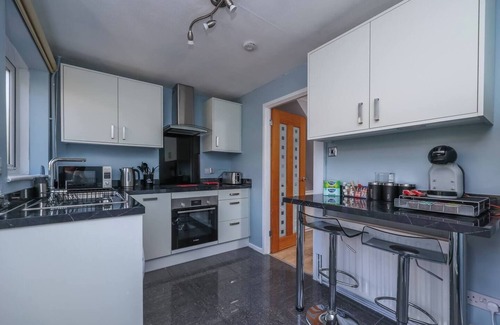 Clifton Casa | 2 bed house, Barton Green, Clifton, Nottingham