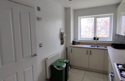Birch Casa | 2 bed House Close to Middleton City Centre & Shops