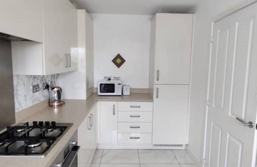 Birch Casa | 2 bed House Close to Middleton City Centre & Shops