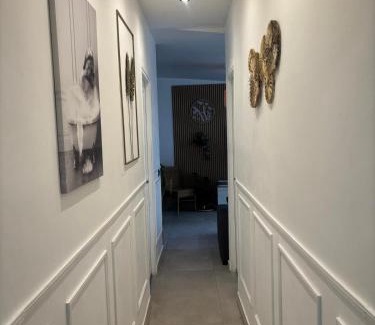 Villemomble Apartamento | 2 Bed House, Parking and Courtyard, Villemomble, Paris