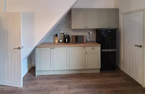 Manchester Casa | 2 Bed House - Sleeps 5 - Parking - Wifi