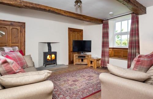 Bampton Casa | 2 Bed in Bampton SZ271