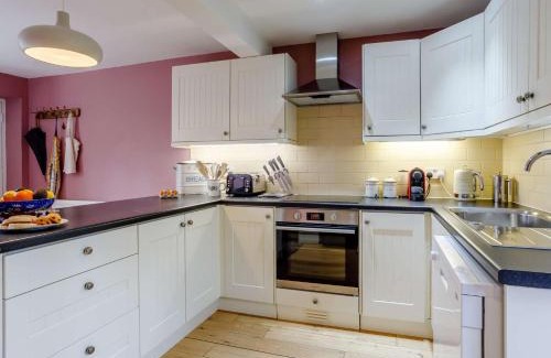 Trowbridge Casa | 2 Bed in Bath 81298