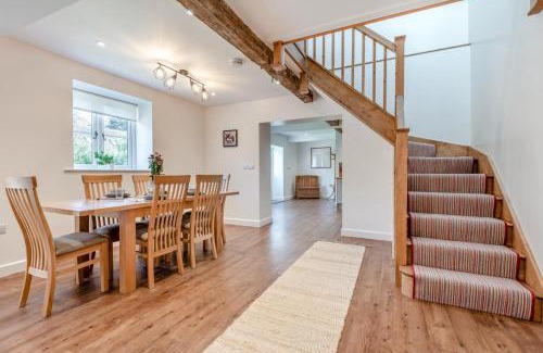 Charlton Marshall Casa | 2 Bed in Blandford St. Mary oc-s33308