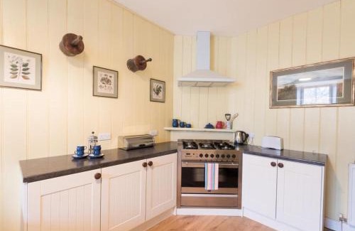 Boltongate Casa | 2 Bed in Boltongate SZ396