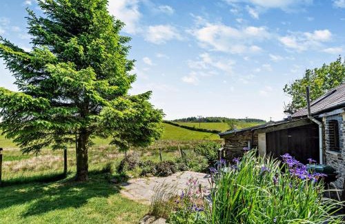 Pentrefelin Casa | 2 Bed in Brechfa 55903