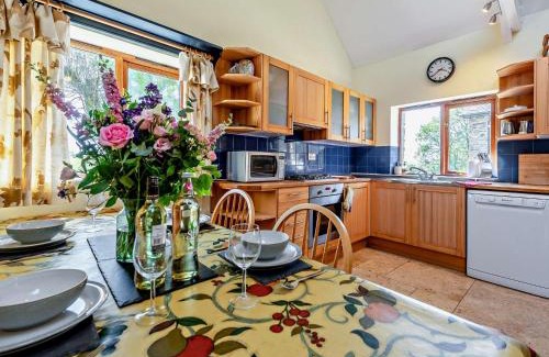 Pentrefelin Casa | 2 Bed in Brechfa 55903