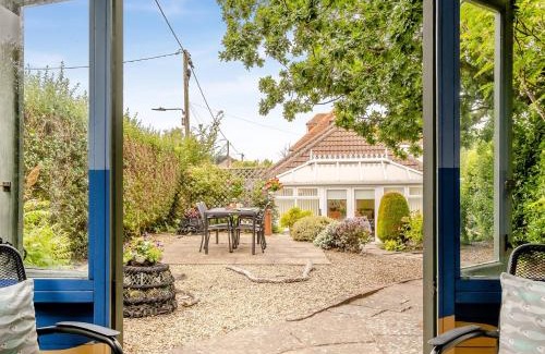 Freshwater Casa | 2 Bed in Colwell Bay IC013