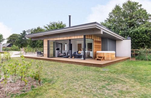 Colchester Casa | 2 Bed in East Bergholt 82397