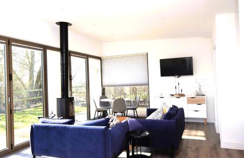 Colchester Casa | 2 Bed in East Bergholt 82398