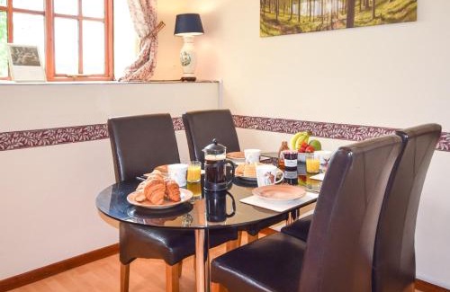 Godshill Casa | 2 Bed in Godshill IC078