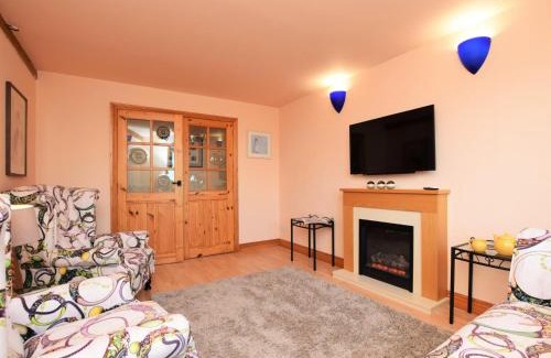 Godshill Casa | 2 Bed in Godshill IC129
