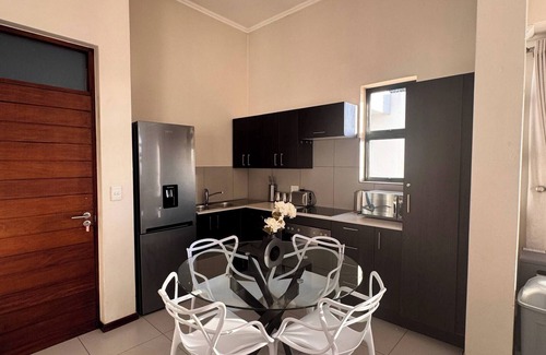 Greater Johannesburg Metropolitan Area Apartamento | 2 Bed in Gorgeous Golf Estate