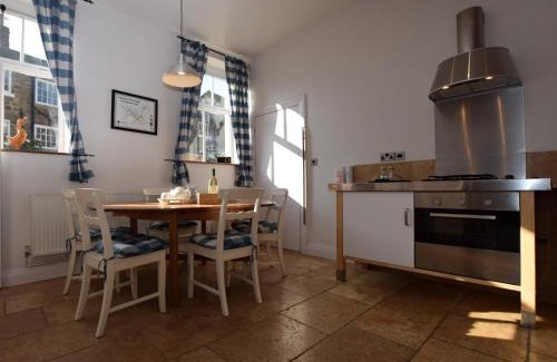 Knaresborough Casa | 2 Bed in Knaresborough HH075