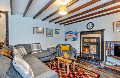 Llangynidr Casa | 2 Bed in Llangynidr BN052