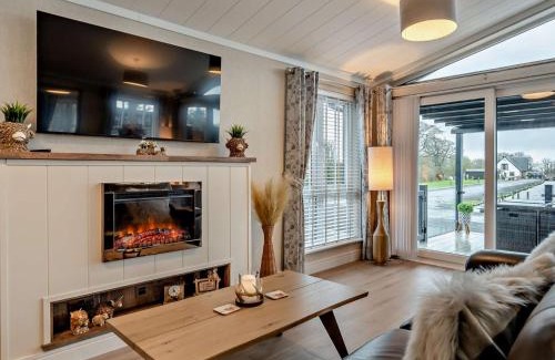 Galston Casa | 2 Bed in Moscow 94573