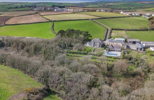 Cury Casa | 2 Bed in Mullion Cove 41378