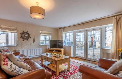 Cury Casa | 2 Bed in Mullion Cove 41378