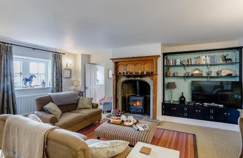 Longnor Casa | 2 Bed in Pilsbury SKN28