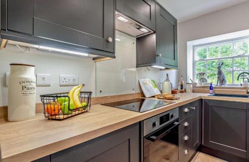 Richmond Casa | 2 Bed in Richmond 94752