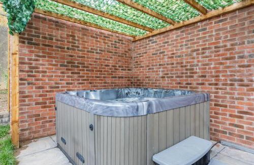 Wellington Casa | 2 Bed in Rugby oc-w32580