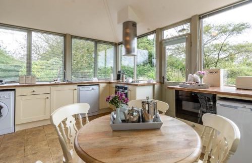 Potter Brompton Casa | 2 Bed in Scarborough 79521
