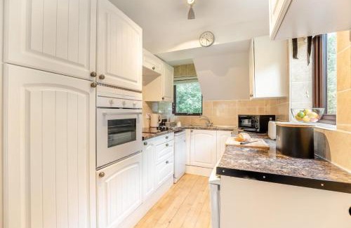 Pevensey Casa | 2 Bed in Stone Cross oc-g33059