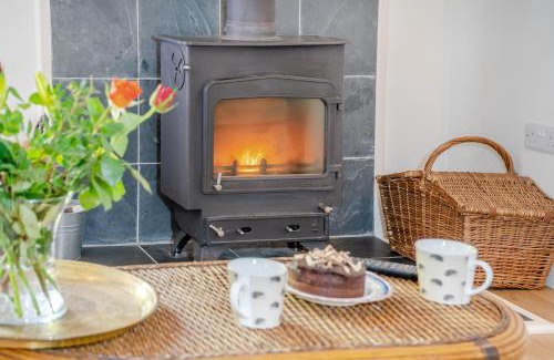 Monmouth Casa | 2 Bed in The Hendre oc-h33314