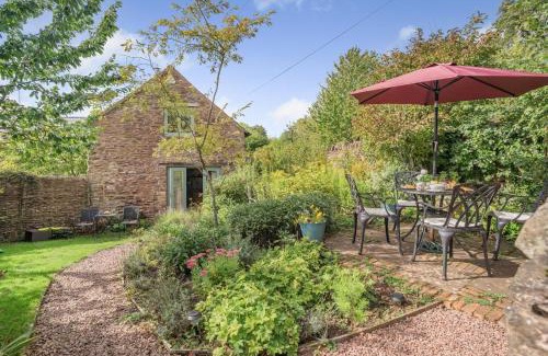 Monmouth Casa | 2 Bed in The Hendre oc-h33314