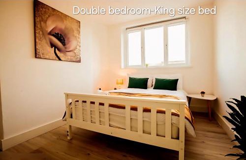 Coombe Hill Apartamento | 2 Bed Kingston Vale