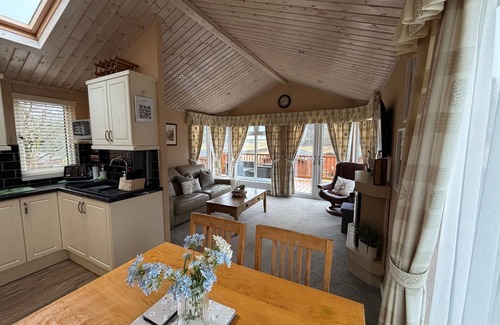 Troutbeck Cabina | 2 Bed Lodge-Sleeps 4-Valley View-Pet Friendly