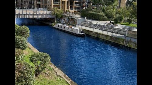Tower Hamlets Apartamento | 2 bed luxury apartment with balcony Canary Wharf London