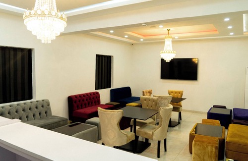 Ofin Casa | 2-bed Luxury Flat - Pet Friendly - Pool - Gym