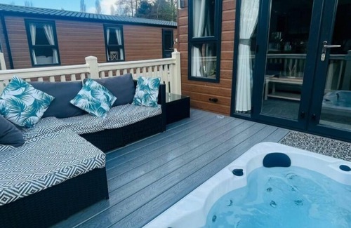 Allerthorpe Cabina | 2 Bed Luxury Lodge With Hot Tub Allerthorpe York
