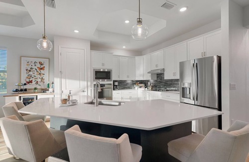 Venice Casa | 2-bed, office, 2.5 Bth Home w/ Saltwater Pool, hot tub in WP Golf & Country Club
